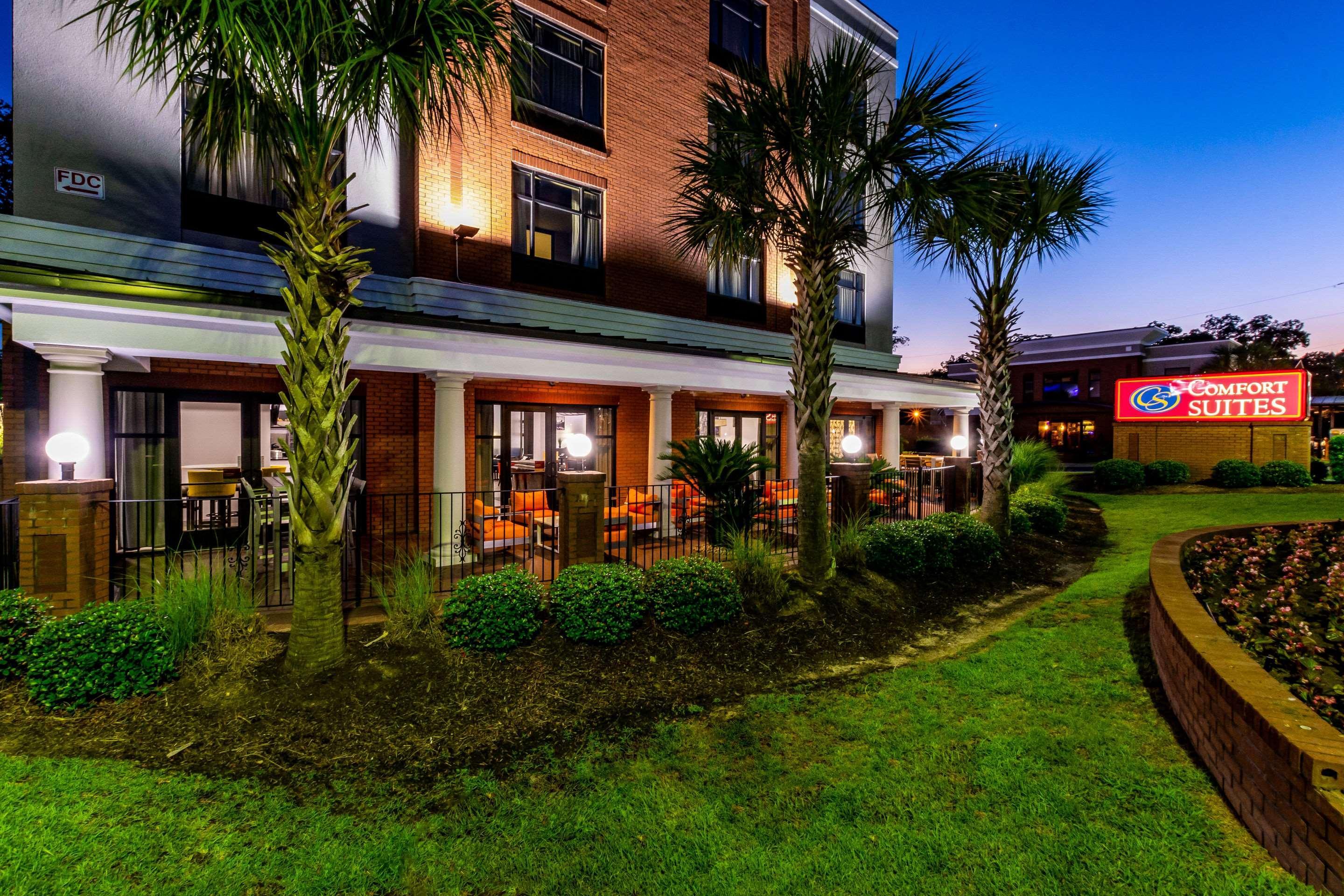 Holiday Inn Express & Suites Lexington, An Ihg Hotel Exterior photo