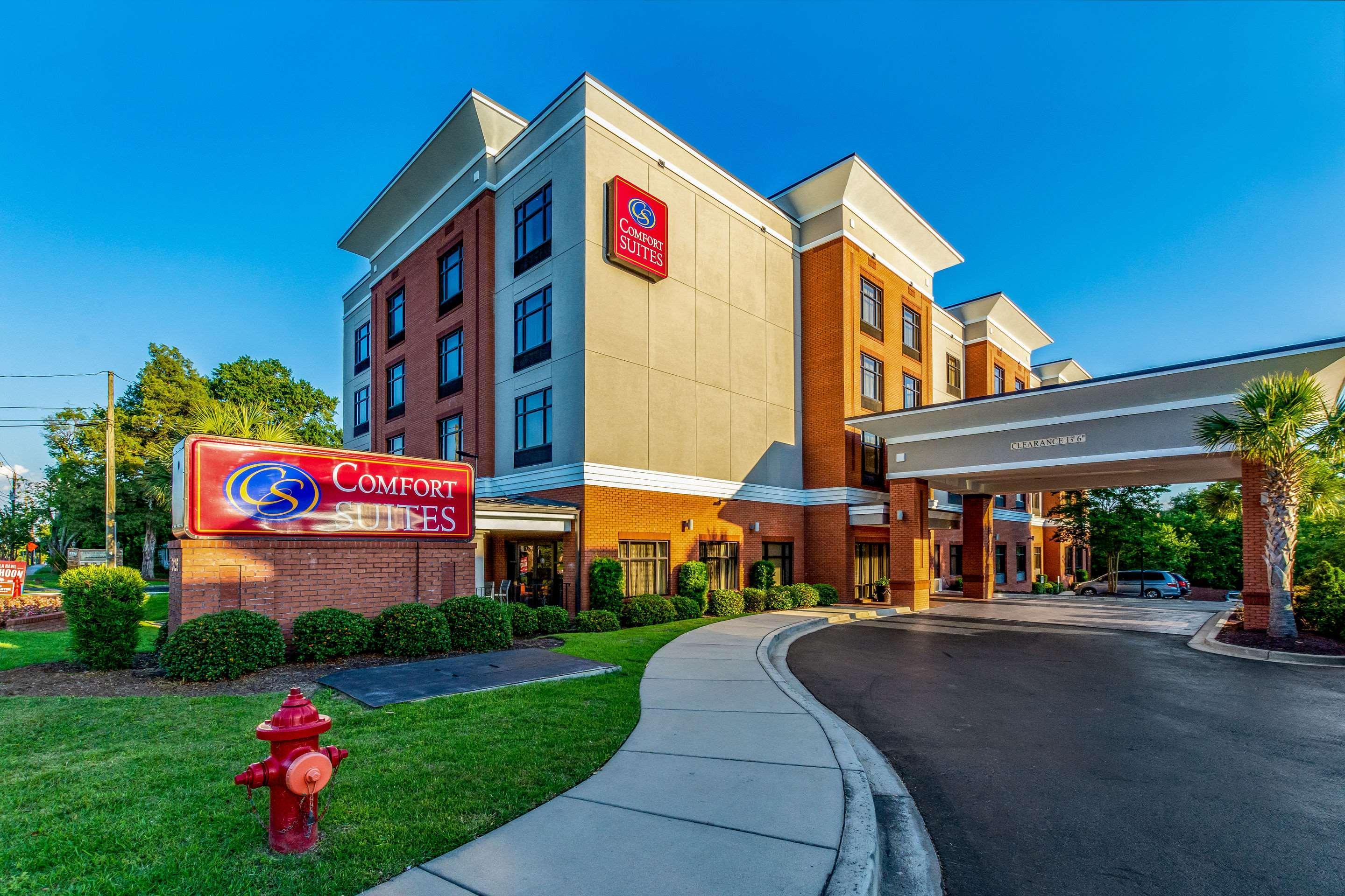 Holiday Inn Express & Suites Lexington, An Ihg Hotel Exterior photo