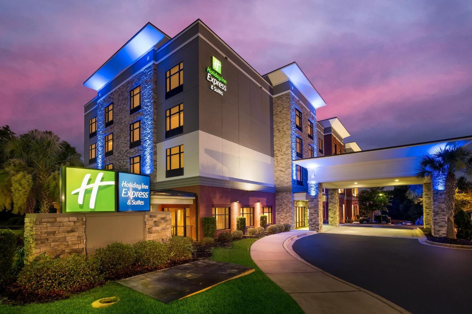 Holiday Inn Express & Suites Lexington, An Ihg Hotel Exterior photo