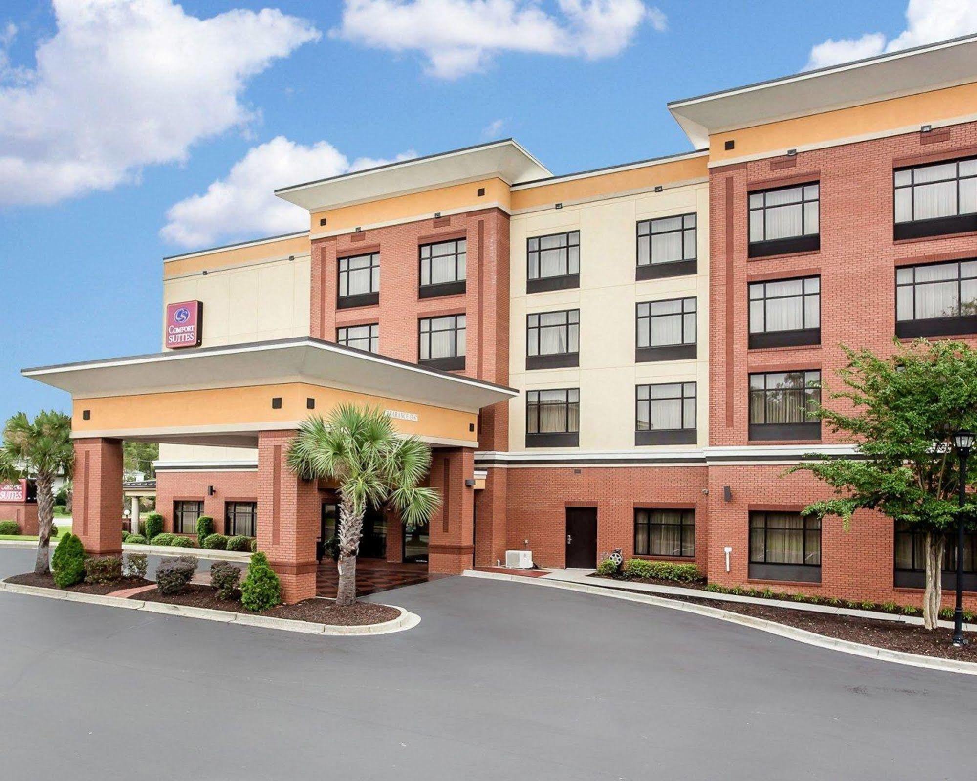 Holiday Inn Express & Suites Lexington, An Ihg Hotel Exterior photo